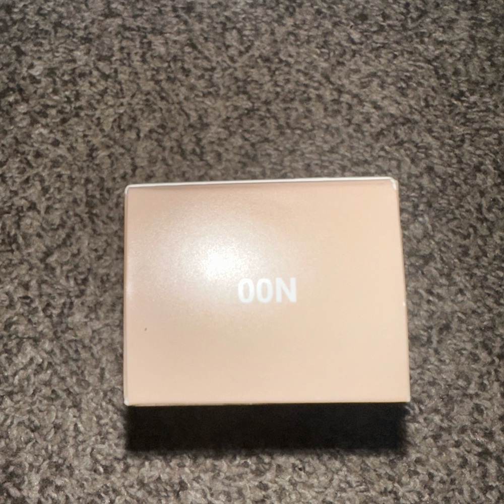 Anastasia Beverly Hills Impeccable Blurring Foundation - 00N Cream Foundation - Picture 6 of 14